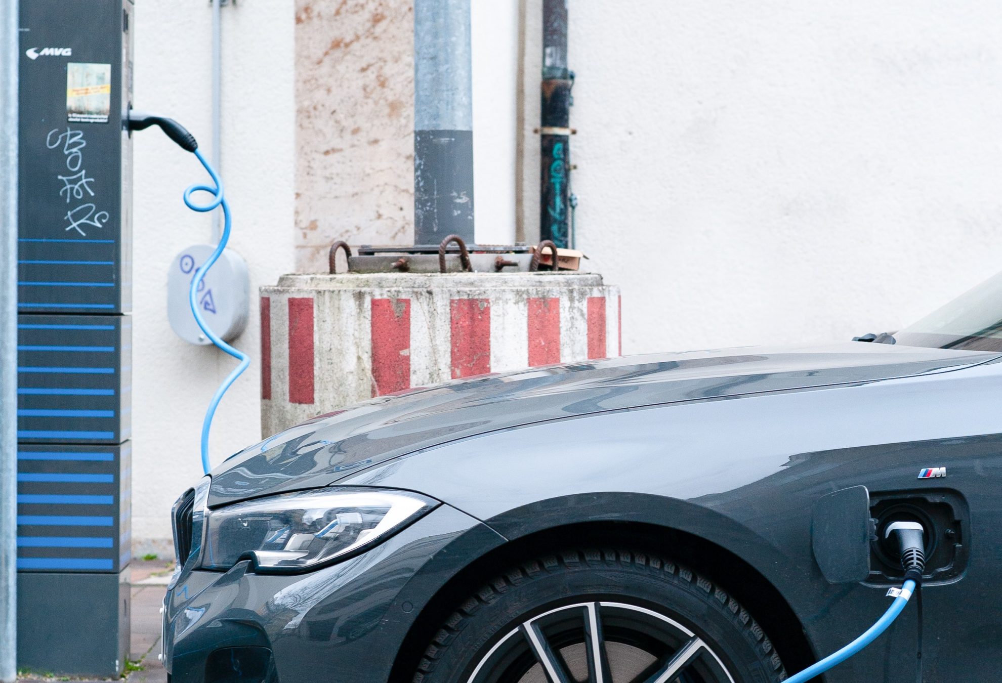 Recycling lithium-ion batteries from electric vehicles